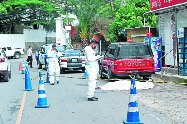 Asesinan a vendedor de pan frente a su hijo en Santa Lucía